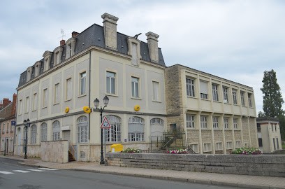 La Poste, Bureau de Poste à Saint-Amand-Montrond